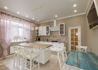 Продажа дома, 200 м2, посёлок городского типа Белые Берега, Вокзальная улица