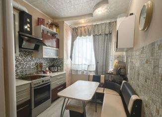 Продаю 3-комнатную квартиру, 65 м2, Кировск, Олимпийская улица, 42