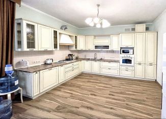 Сдаю дом, 200 м2, Краснодар, Северная улица