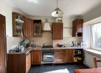 Сдаю 3-комнатную квартиру, 85.1 м2, деревня Кузьмолово, Заозёрная улица, 1