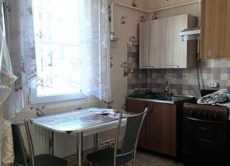 Продам однокомнатную квартиру, 52 м2, Новокубанск, Хуторская улица, 9