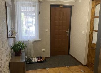 Продажа 3-ком. квартиры, 80.4 м2, поселок городского типа Мостовской, улица Тараненко