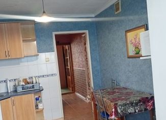 Сдаю в аренду 2-ком. квартиру, 58 м2, Изобильный, улица Свердлова, 2