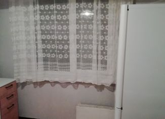 Сдам в аренду 2-ком. квартиру, 50 м2, Саратов, Белоглинская улица, 34/38