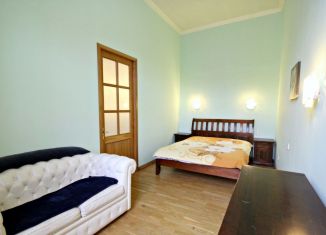 Сдается двухкомнатная квартира, 83 м2, Санкт-Петербург, Невский проспект, 18, метро Адмиралтейская