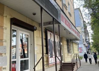 Продам торговую площадь, 58 м2, Саратов, проспект Строителей, 17, Ленинский район