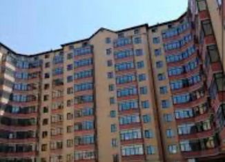 Продаю трехкомнатную квартиру, 97.6 м2, Магас, улица Нурсултана Назарбаева, 3Б