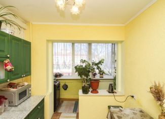Продам двухкомнатную квартиру, 46 м2, Тюменская область, улица Муравленко, 15