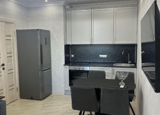 Сдам 1-ком. квартиру, 40 м2, Москва, улица Юлиана Семёнова, 8к2, метро Солнцево