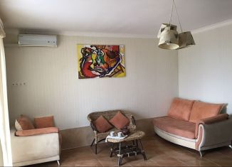 Сдача в аренду 4-комнатной квартиры, 90 м2, село Витязево, Тихая улица