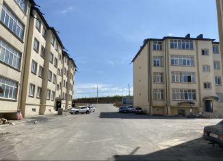 Продажа 1-ком. квартиры, 38 м2, Нальчик, Солнечная улица, 10к4, район Горная