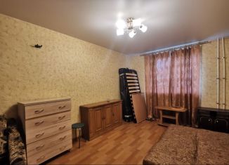 Сдам 1-комнатную квартиру, 35 м2, Луга, проспект Володарского, 37к5