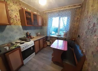 Продается трехкомнатная квартира, 63 м2, Челябинская область, улица имени Ю.А. Гагарина, 33