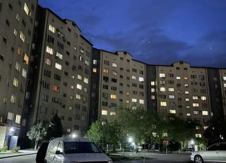 Сдам двухкомнатную квартиру, 52 м2, Грозный, улица А.А. Айдамирова, 133к5