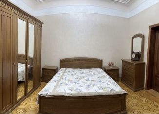 Сдам в аренду двухкомнатную квартиру, 60 м2, Северная Осетия, улица Генерала Плиева, 69