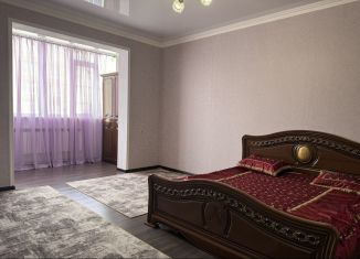Сдам 1-комнатную квартиру, 43 м2, Дагестан, улица Камиля Гасанова, 3