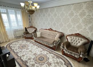 Сдается двухкомнатная квартира, 74 м2, Дагестан, улица Нигматулы Магомедова, 85А