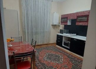 Сдача в аренду 2-ком. квартиры, 72 м2, Дагестан, улица Гамзата Цадасы, 37