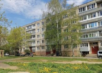 Двухкомнатная квартира на продажу, 52.5 м2, Рыбинск, улица Зои Космодемьянской, 31А