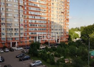 Продается четырехкомнатная квартира, 132 м2, Москва, улица Дзержинского, 6