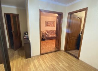 Продается 4-комнатная квартира, 74 м2, Владикавказ, 8-й микрорайон, Весенняя улица, 10