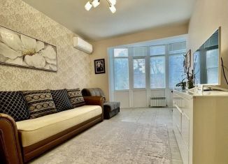 Продажа двухкомнатной квартиры, 52 м2, Краснодарский край, улица Цюрупы, 32