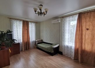 Продается 4-комнатная квартира, 93.4 м2, Волгоградская область, улица Петра Гончарова, 8