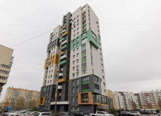 Продам 2-комнатную квартиру, 70.6 м2, Челябинск, улица Братьев Кашириных, 154