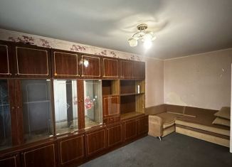 Продается 1-комнатная квартира, 32 м2, Невинномысск, улица Гагарина, 44