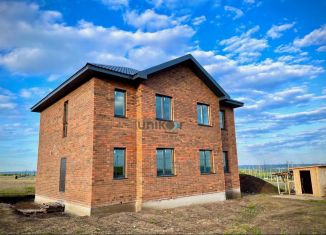 Продам таунхаус, 100 м2, деревня Суровка, улица Олега Шурыгина