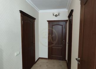 Сдается в аренду однокомнатная квартира, 40 м2, Черкесск, Советская улица, 74