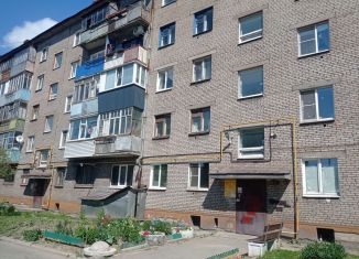 Продаю трехкомнатную квартиру, 50 м2, Вологодская область, улица Бардина, 25