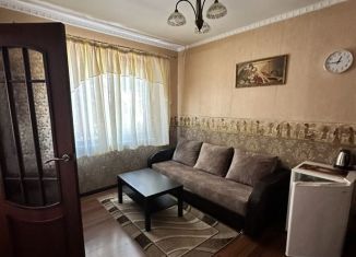 Сдается в аренду комната, 25 м2, Алушта, улица Горького, 6