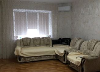 Сдаю двухкомнатную квартиру, 60 м2, Калмыкия, улица Юрия Клыкова, 81Гк2