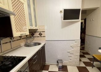 Продам 3-комнатную квартиру, 60.9 м2, Чувашия, Совхозная улица, 13