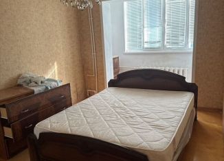 Сдается в аренду двухкомнатная квартира, 56 м2, Махачкала, улица Магомедтагирова, 176