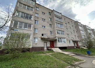Продается 2-комнатная квартира, 51.2 м2, Кимры, улица 60 лет Октября, 36
