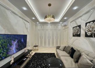 Сдача в аренду 2-ком. квартиры, 75 м2, Краснодар, Совхозная улица, 1к4, Фестивальный микрорайон