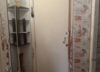 Сдаю в аренду 4-ком. квартиру, 36 м2, Тихвин, улица Машиностроителей, 48А