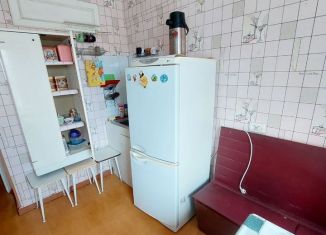 Сдаю 2-ком. квартиру, 45 м2, Балаково, Волжская улица, 41