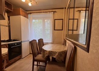 Сдам в аренду трехкомнатную квартиру, 65 м2, дачный посёлок Кокошкино, улица Труда, 7