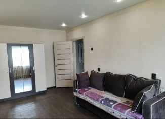 Сдача в аренду 1-ком. квартиры, 37 м2, Тихвин, улица Связи, 6