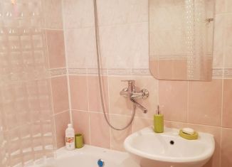 Сдаю в аренду 1-ком. квартиру, 35 м2, Йошкар-Ола, Первомайская улица, 80, микрорайон Больничный