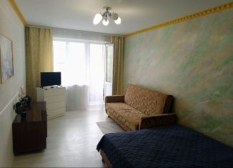 Сдам 2-ком. квартиру, 54 м2, Кингисепп, Большая Советская улица, 46