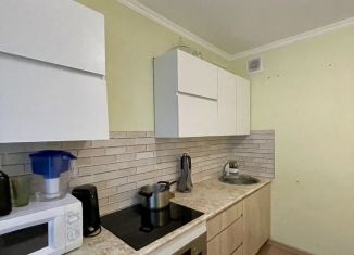 Продажа трехкомнатной квартиры, 64.3 м2, Челябинск, улица 40-летия Победы, 10, Курчатовский район