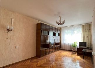 Продаю 2-ком. квартиру, 48 м2, Псков, переулок Олега Зобова, 13