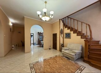 Продается дом, 578.6 м2, Астрахань, 3-й Ульяновский переулок, 8/77