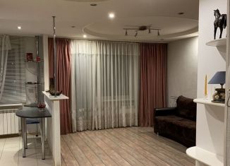 Сдаю в аренду 2-ком. квартиру, 45 м2, Тихвин, 3-й микрорайон, 25