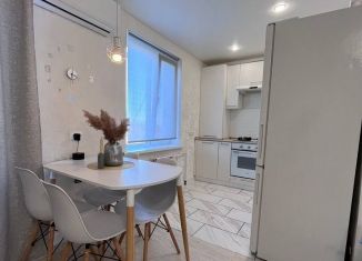 Продам 3-комнатную квартиру, 59.8 м2, Кинель, Фестивальная улица, 1