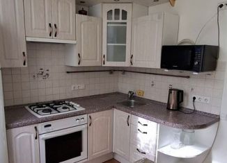 Сдам 2-ком. квартиру, 55 м2, Москва, Новолесная улица, 3-5с1, метро Менделеевская
